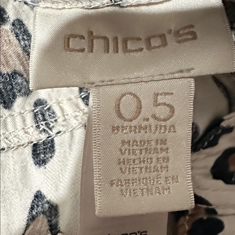 Chico's Petites‎ Floral Safari Chic Leopard Print Bermuda Shorts Size Small 0.5